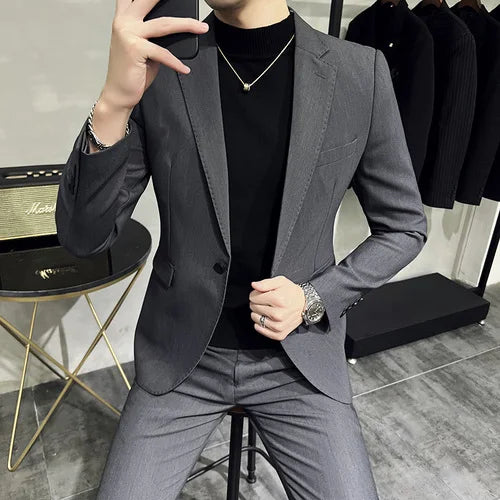 Blazer Masculino em Algodão Rauffstein RS188, com corte slim fit e tecido leve, perfeito para eventos formais ou looks casuais sofisticados.