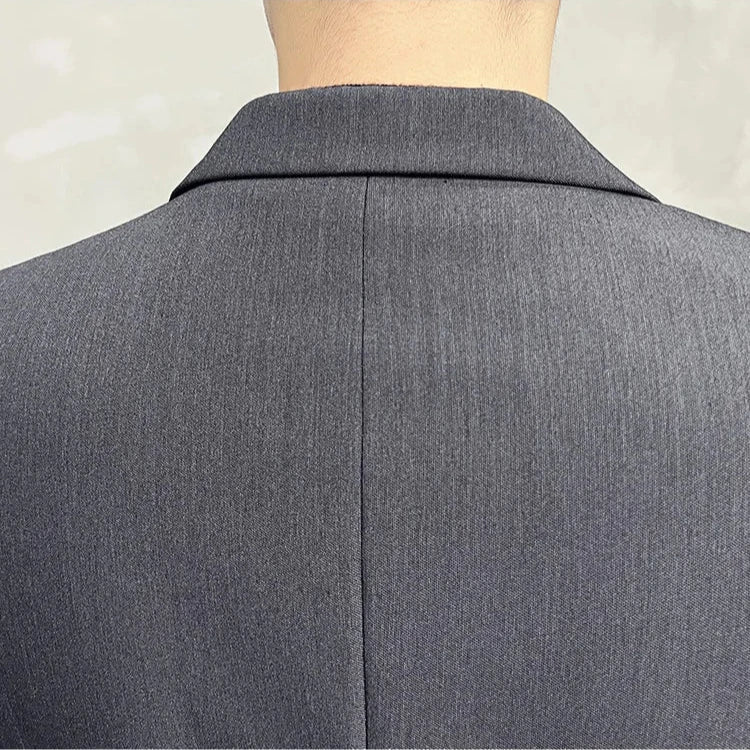 Blazer Masculino em Algodão Rauffstein RS188, com corte slim fit e tecido leve, perfeito para eventos formais ou looks casuais sofisticados.