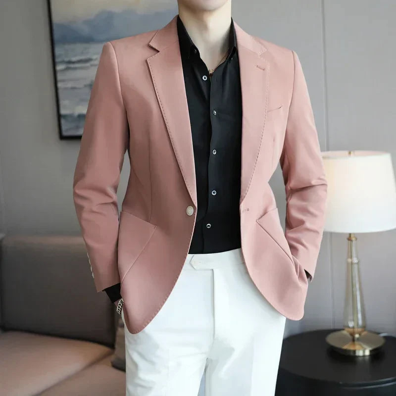 Blazer Masculino Rauffstein RS189, com corte regular e lapelas finas, perfeito para eventos formais ou looks casuais com estilo e conforto.