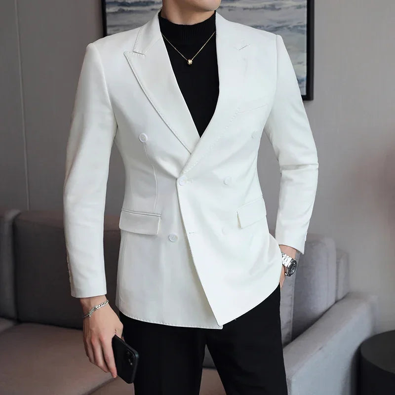 Blazer Masculino Rauffstein RS189, com corte regular e lapelas finas, perfeito para eventos formais ou looks casuais com estilo e conforto.