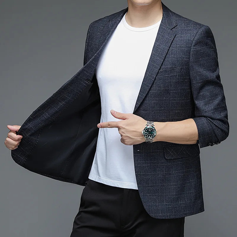 Blazer Masculino Rauffstein RS190, com corte clássico e tecido premium, perfeito para eventos formais, casuais ou ocasiões especiais.