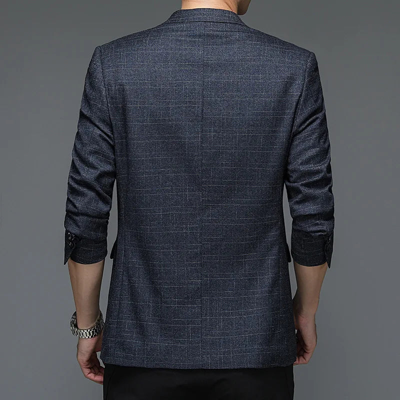 Blazer Masculino Rauffstein RS190, com corte clássico e tecido premium, perfeito para eventos formais, casuais ou ocasiões especiais.