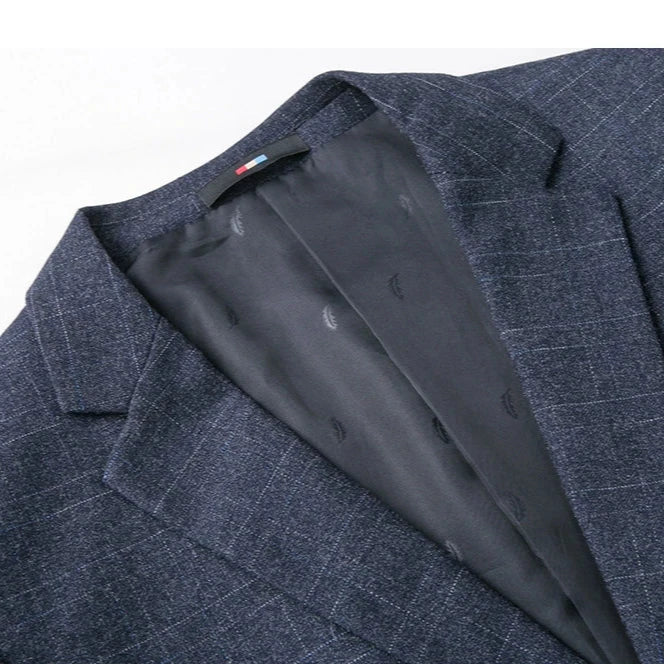 Blazer Masculino Rauffstein RS190, com corte clássico e tecido premium, perfeito para eventos formais, casuais ou ocasiões especiais.