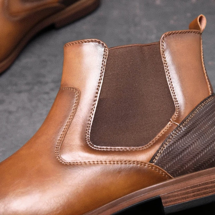 Bota Chelsea Masculina Rauffstein RS294 vitoriana, com design clássico, ideal para visuais rurais e trabalho com conforto e sofisticação.