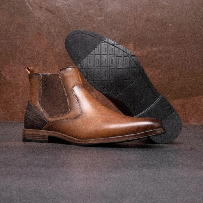 Bota Chelsea Masculina Rauffstein RS294 vitoriana, com design clássico, ideal para visuais rurais e trabalho com conforto e sofisticação.