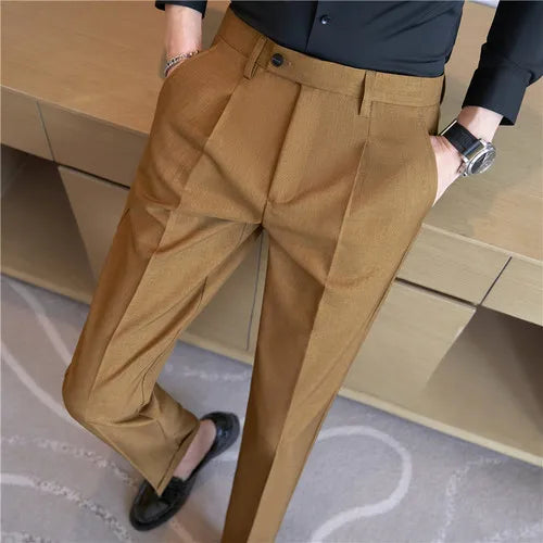 Calça de Alfaiataria Masculina Rauffstein RS197, com corte moderno e tecido premium, perfeita para eventos formals, corporativos ou jantares elegantes.