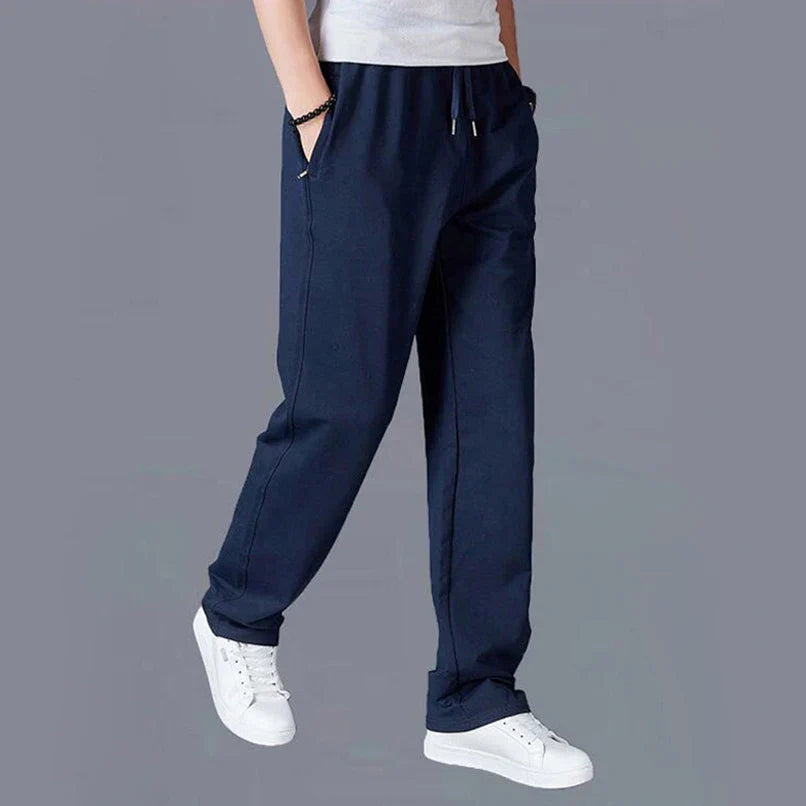 Calça Moletom Masculina Rauffstein RS068 com modelagem ergonômica, tecido macio e ajuste confortável, perfeita para composições casuais e momentos de lazer.