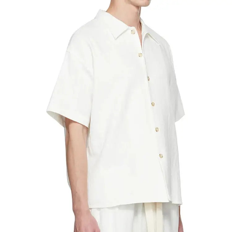 Camisa Linho Oversized Masculina Rauffstein RS345, modelagem ampla, tecido respirável e tecnologia anti amassado para um visual moderno e confortável.
