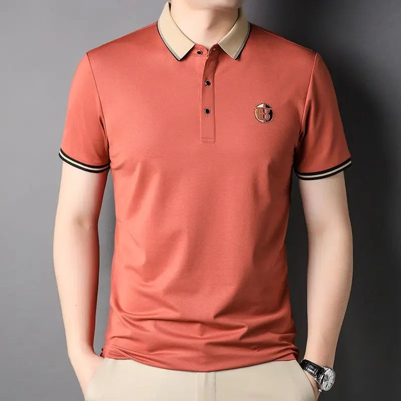 Camisa Polo Masculina Rauffstein RS239 elegante, com bordado refinado e design atemporal, ideal para visuais casuais e formais com conforto.