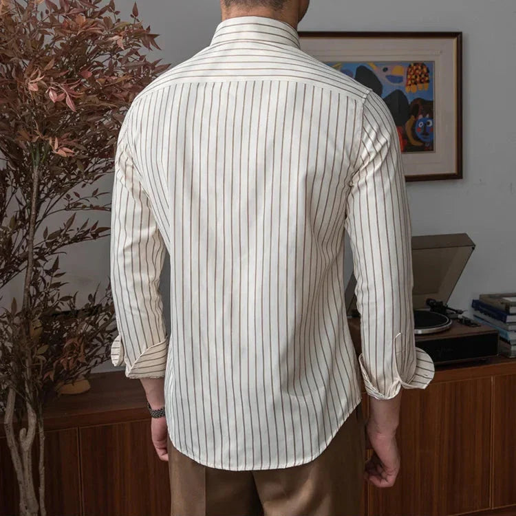 Camisa Social Listrada de Algodão Masculina Rauffstein RS056, modelagem slim fit, tecido premium e detalhes sofisticados para elegância e conforto.