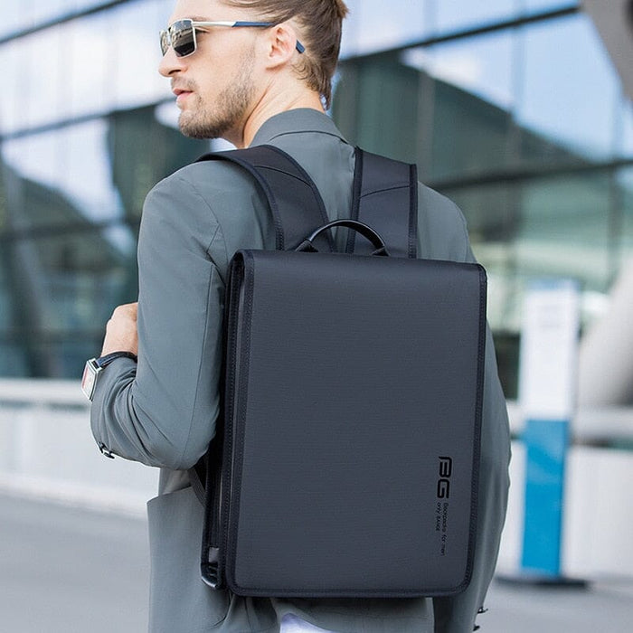 Mochila Executiva Rauffstein RS414 moderna, com tecido impermeável e espaço para notebook 15", perfeita para trabalho ou estudos com conforto.