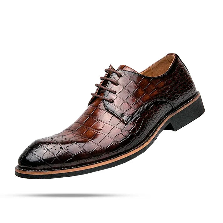 Sapato Derby em Couro Rauffstein RS361 clássico, com couro lustrado e cadarço trançado, ideal para visuais sociais.
