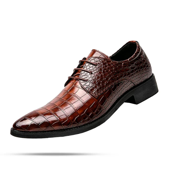 Sapato Derby em Couro Rauffstein RS363 elegante, com couro envernizado e plataforma 3,5 cm, ideal para visuais sofisticados.