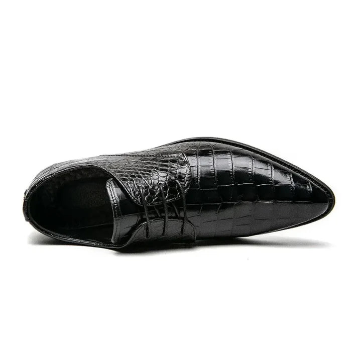 Sapato Derby em Couro Rauffstein RS363 elegante, com couro envernizado e plataforma 3,5 cm, ideal para visuais sofisticados.