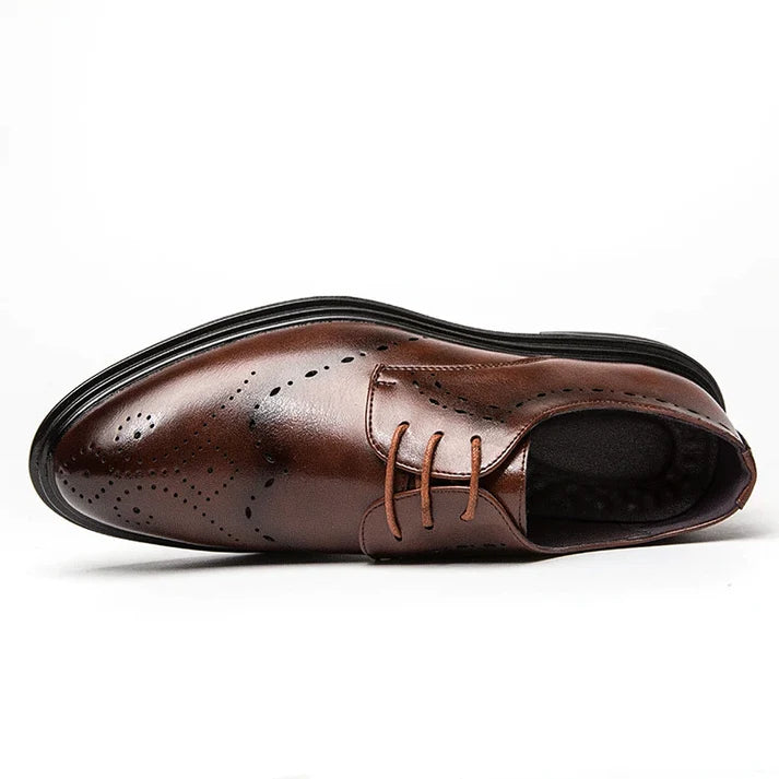 Sapato Derby em Couro Rauffstein RS365 versátil, com couro premium e plataforma 4 cm, ideal para visuais casuais e elegantes.