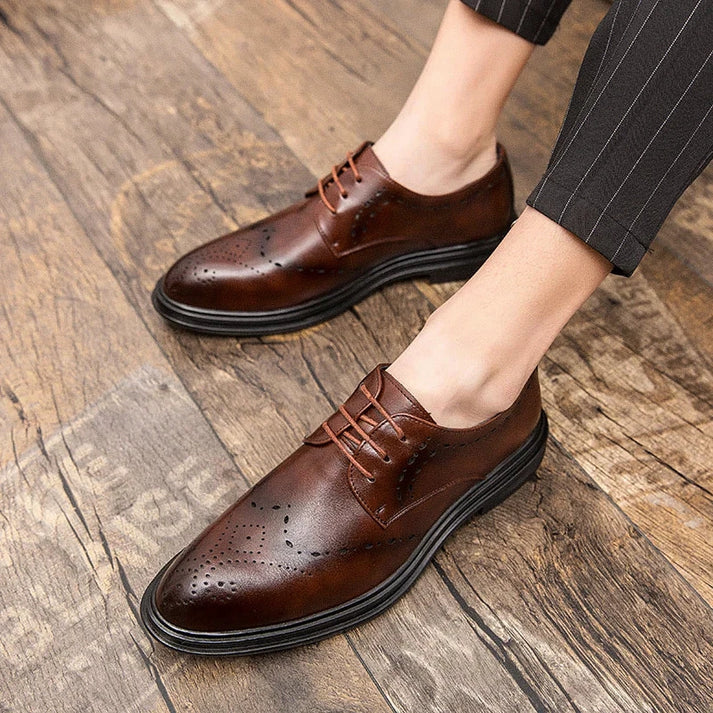 Sapato Derby em Couro Rauffstein RS365 versátil, com couro premium e plataforma 4 cm, ideal para visuais casuais e elegantes.
