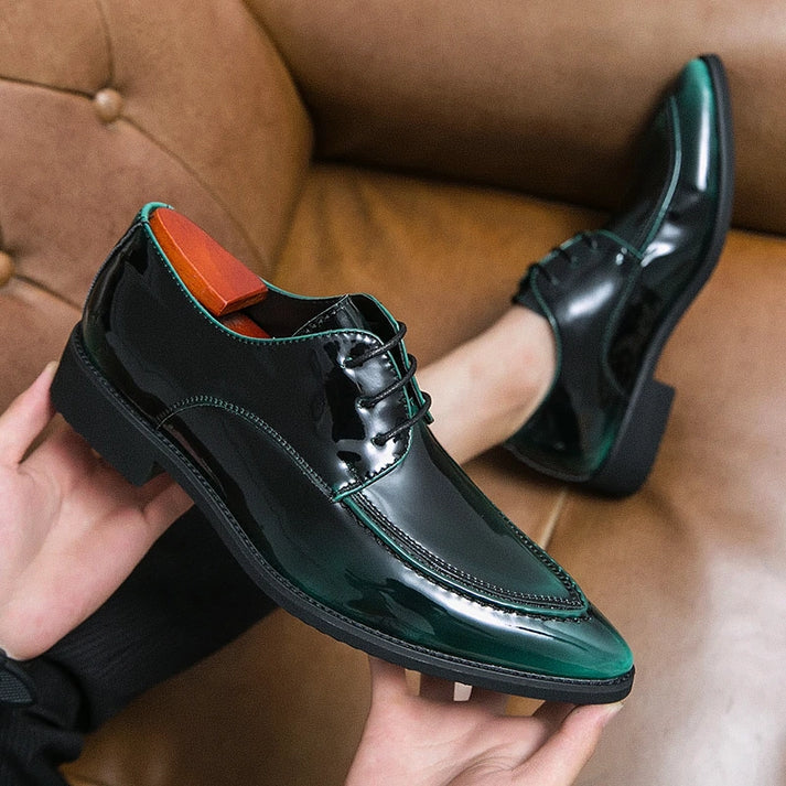 Sapato Derby em Couro Rauffstein RS366 elegante, com couro brilhante e plataforma 4 cm, ideal para visuais formais.