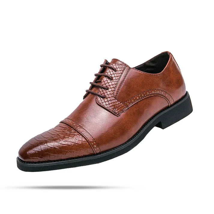 Sapato Derby Masculino Rauffstein RS362 versátil, com couro texturizado e cadarço trançado, ideal para visuais casuais e sociais com conforto.
