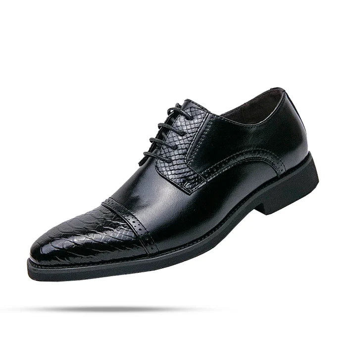 Sapato Derby Masculino Rauffstein RS362 versátil, com couro texturizado e cadarço trançado, ideal para visuais casuais e sociais com conforto.