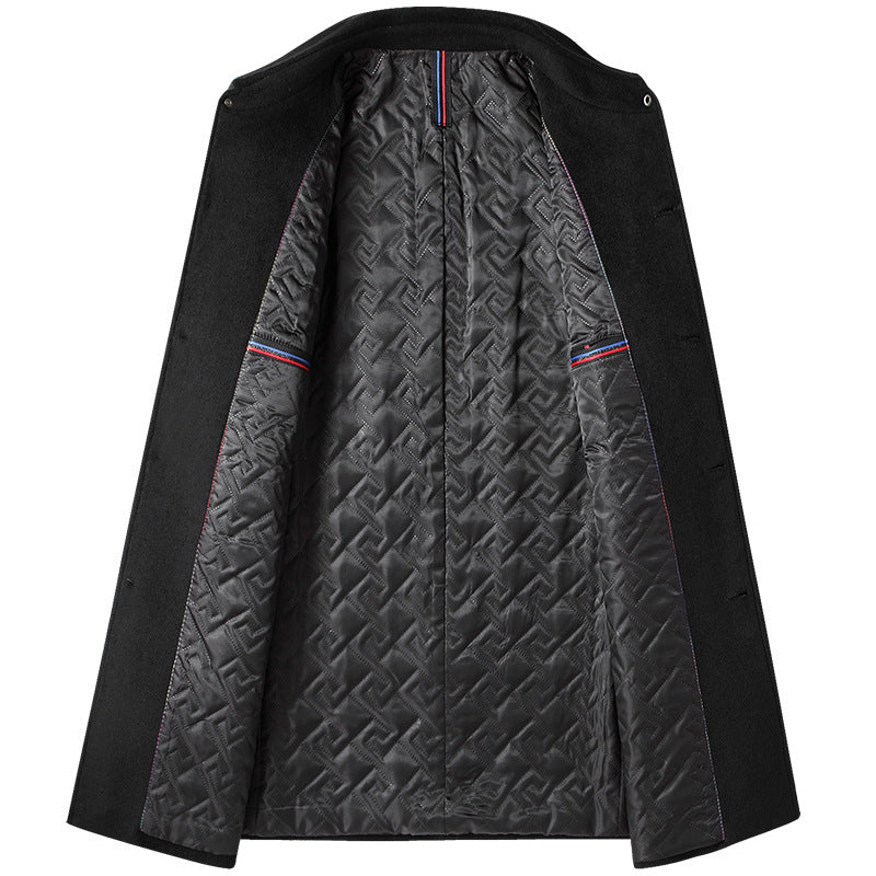 Sobretudo Masculino em Lã Rauffstein RS230, com gola polo, perfeito para inverno em looks formais ou casuais com conforto e sofisticação.