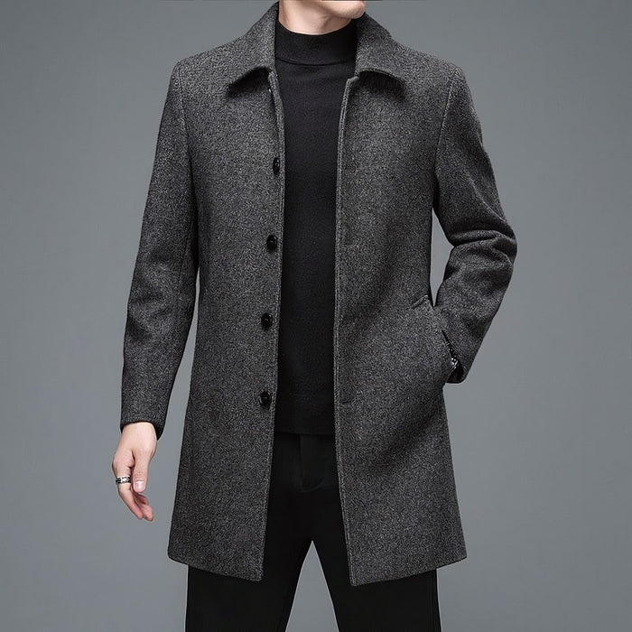 Sobretudo Social Masculino Curto em Lã Rauffstein RS217, com design compacto, perfeito para outono e inverno em ocasiões formais ou casuais.