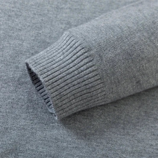 Suéter Casual Masculino Gola Redonda Rauffstein RS182, com modelagem slim fit, perfeito para looks casuais ou descontraídos com estilo e conforto.