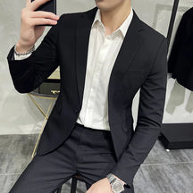 Blazer Masculino em Algodão Rauffstein RS188, com corte slim fit e tecido leve, perfeito para eventos formais ou looks casuais sofisticados.