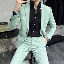 Blazer Masculino em Algodão Rauffstein RS188, com corte slim fit e tecido leve, perfeito para eventos formais ou looks casuais sofisticados.