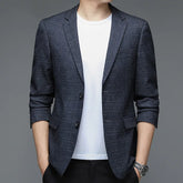 Blazer Masculino Rauffstein RS190, com corte clássico e tecido premium, perfeito para eventos formais, casuais ou ocasiões especiais.