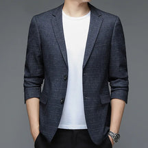 Blazer Masculino Rauffstein RS190, com corte clássico e tecido premium, perfeito para eventos formais, casuais ou ocasiões especiais.