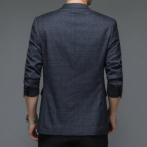 Blazer Masculino Rauffstein RS190, com corte clássico e tecido premium, perfeito para eventos formais, casuais ou ocasiões especiais.
