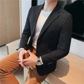 Blazer Masculino Rauffstein RS191, com corte ajustado e tecido de alta qualidade, perfeito para eventos formais, casuais ou ocasiões especiais.