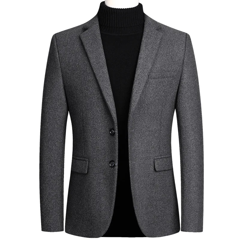 Blazer Masculino Slim Fit Rauffstein RS027, caimento ajustado, tecido premium e acabamento refinado para um visual elegante e moderno.