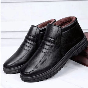 Bota Inverno Masculina Rauffstein RS292 forrada em lã, impermeável e elegante, ideal para climas frios com conforto e sofisticação.
