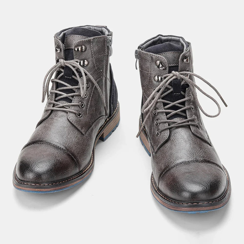 Bota Masculina em Couro Rauffstein RS156, couro premium, solado emborrachado, interior acolchoado e design versátil para resistência e conforto.