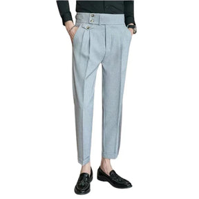 Calça de Alfaiataria Masculina Rauffstein RS199, com corte sob medida e tecido premium, perfeita para eventos formais, corporativos ou looks casuais.