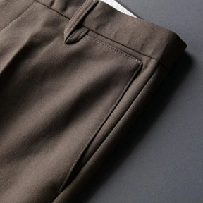 Calça de Alfaiataria Masculina Rauffstein RS055, corte slim fit, tecido premium, acabamento sofisticado e design versátil para um look elegante.