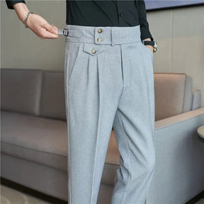 Calça de Alfaiataria Masculina Rauffstein RS199, com corte sob medida e tecido premium, perfeita para eventos formais, corporativos ou looks casuais.