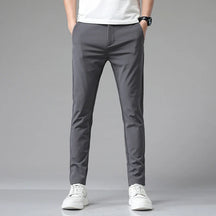 Calça Social Masculina Rauffstein RS067, modelagem slim fit, tecido premium, acabamento refinado e design versátil para um visual sofisticado.