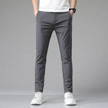 Calça Social Masculina Rauffstein RS203, com corte slim fit e tecido de nylon e spandex, perfeita para eventos formais, corporativos ou uso diário.