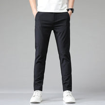 Calça Social Masculina Rauffstein RS067, modelagem slim fit, tecido premium, acabamento refinado e design versátil para um visual sofisticado.