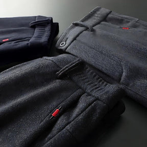 Calça Social Masculina Rauffstein RS206, com corte slim fit, perfeita para eventos formais ou corporativos com conforto e sofisticação.