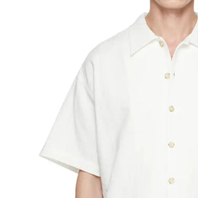 Camisa Linho Oversized Masculina Rauffstein RS345, modelagem ampla, tecido respirável e tecnologia anti amassado para um visual moderno e confortável.