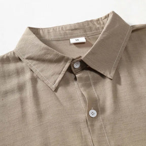 Camisa Manga Curta Lisa Rauffstein RS082, modelagem ajustada, tecido leve e design minimalista para sofisticação sem esforço.