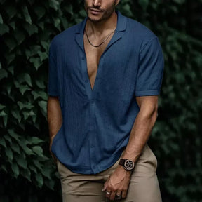 Camisa Masculina Rauffstein RS083 com modelagem ajustada, gola polo e tecido respirável, ideal para estilo e conforto em qualquer ocasião.