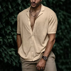 Camisa Masculina Rauffstein RS083 com modelagem ajustada, gola polo e tecido respirável, ideal para estilo e conforto em qualquer ocasião.