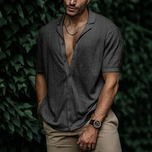 Camisa Masculina Rauffstein RS083 com modelagem ajustada, gola polo e tecido respirável, ideal para estilo e conforto em qualquer ocasião.