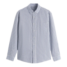 Camisa Masculina em Linho Listrada Rauffstein RS358, tecido leve e respirável, modelagem confortável e acabamento refinado para um visual sofisticado e versátil.