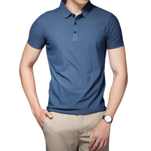 Camisa Polo Masculina em Seda Gelo Rauffstein RS023, tecido premium, modelagem refinada e toque macio para um visual elegante e confortável.