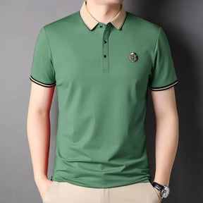 Camisa Polo Masculina Rauffstein RS239 elegante, com bordado refinado e design atemporal, ideal para visuais casuais e formais com conforto.